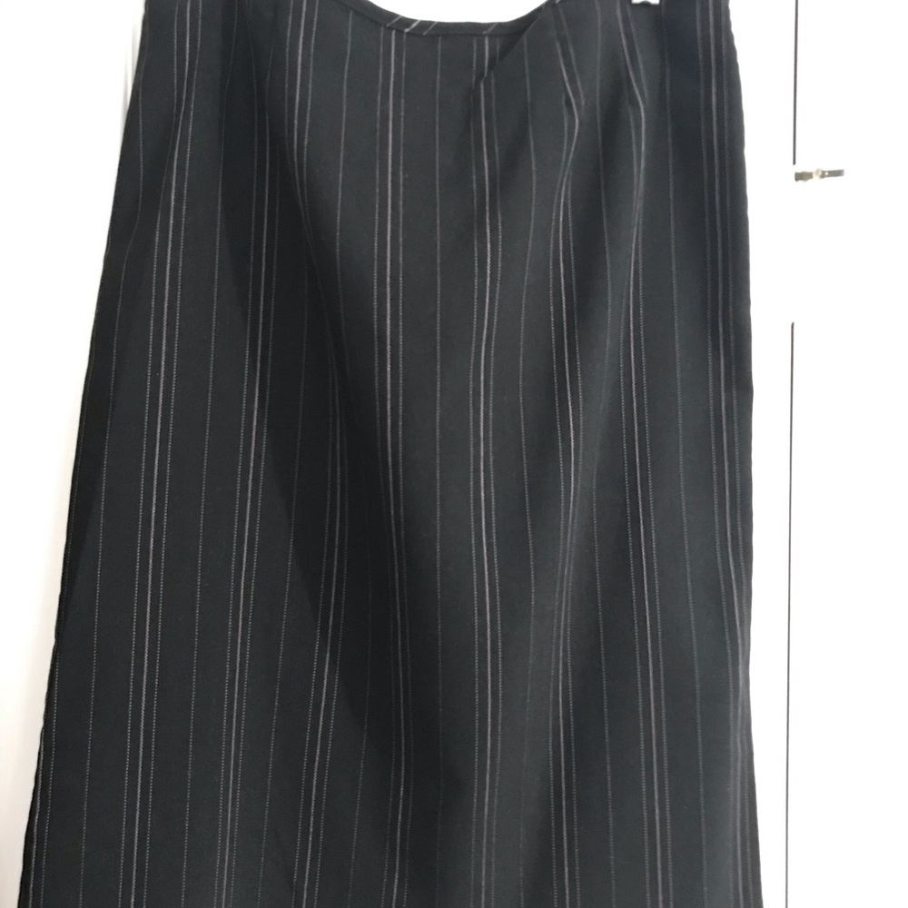 Women’s three-piece skirt suit - Picture 4 of 10